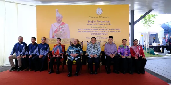 Raja of Perlis Officiates New Jabil Chuping Manufacturing Plant Opening